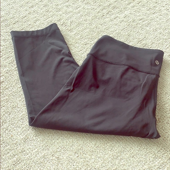 Lululemon Capri pants, black. Size L